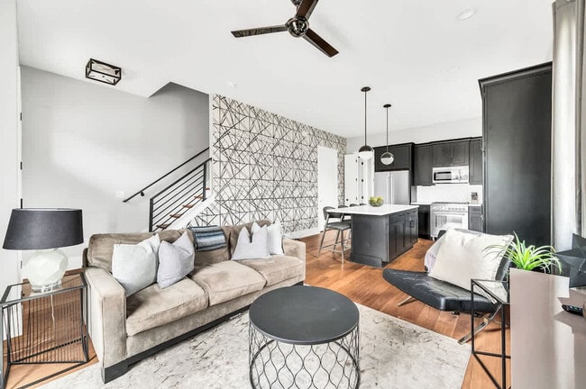 Building Photo - 1332 3rd Ave N