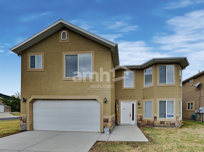 Building Photo - 1460 Heather Ln