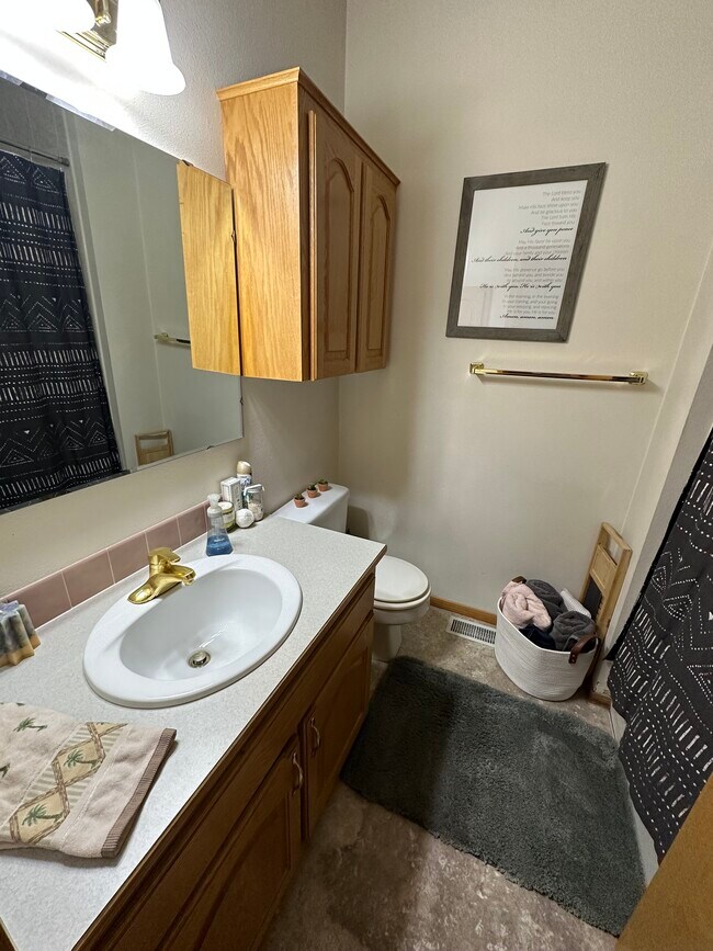 Bathroom 2 - 401 S 82nd Ave