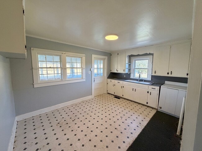 Building Photo - Statesville - Cool Springs - 2BD / 1 BA