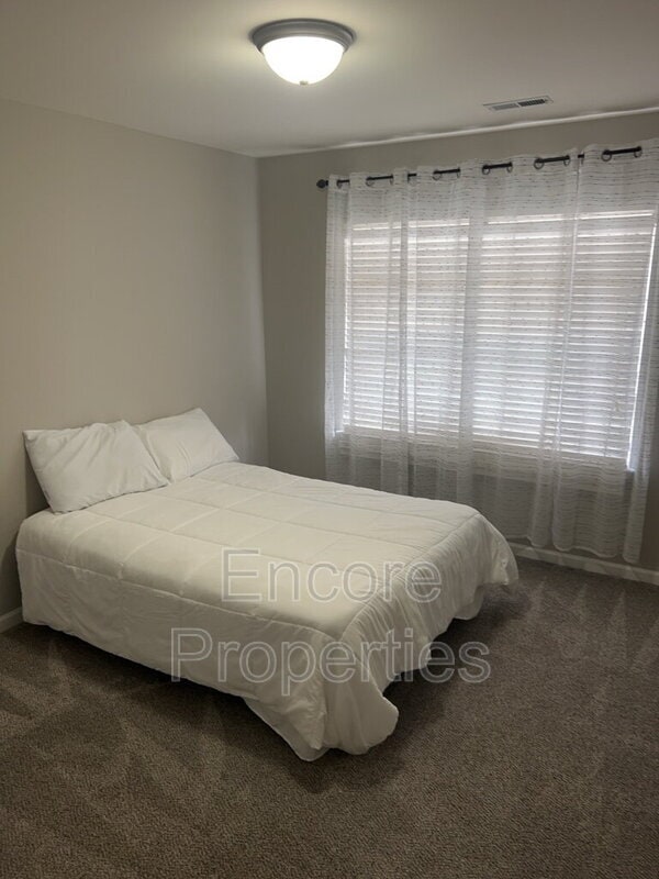 Building Photo - 4504 Bay Point Dr