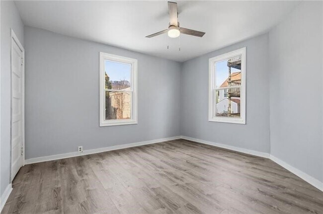 Building Photo - 228 Sylvan Walk