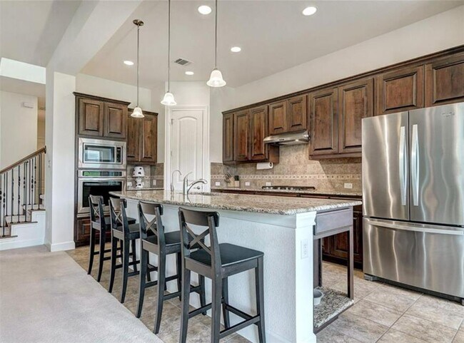 Building Photo - 5310 Scenic Lake Dr