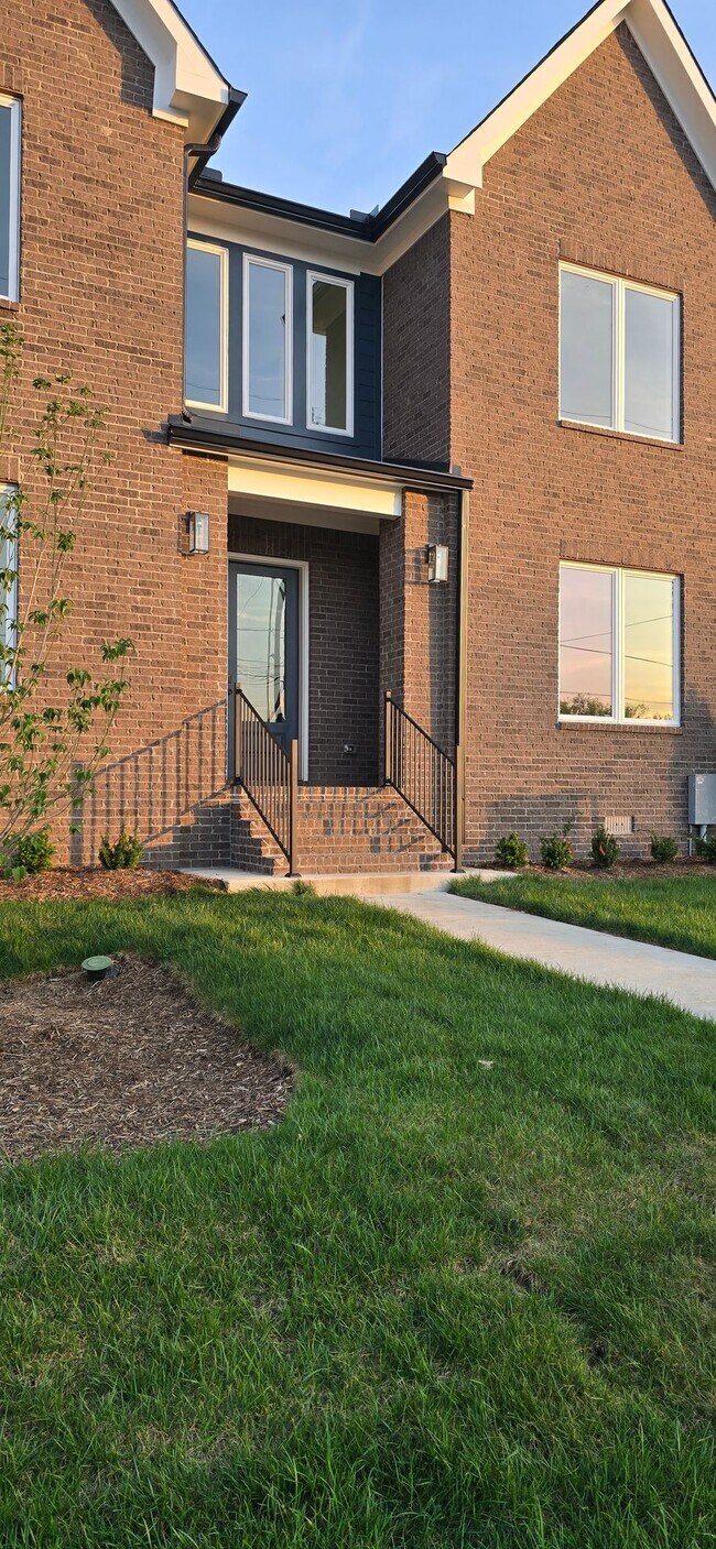 Building Photo - $1250 ALL-INCLUSIVE!! Stylish Co-Housing Minutes from DWTN!