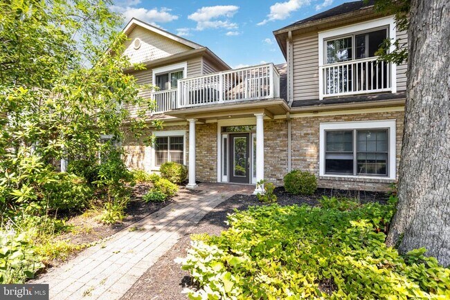 Building Photo - 163 High Pointe Dr