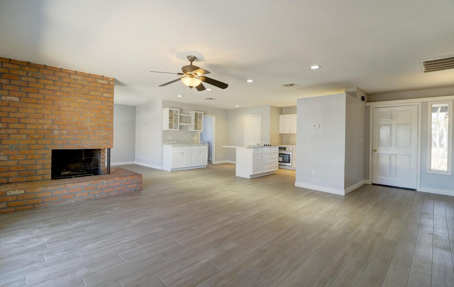 Building Photo - 3300 S Terrace Rd