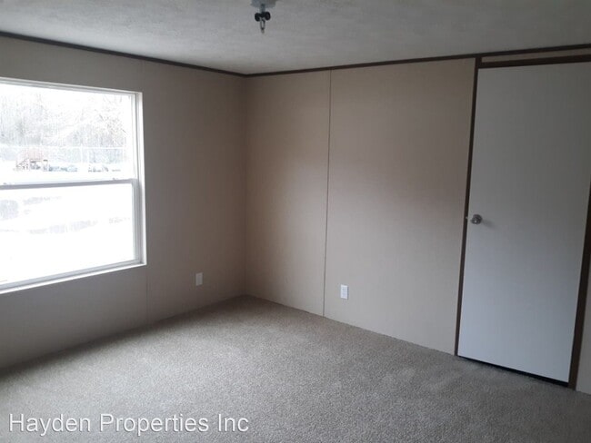 Building Photo - 3 br, 2 bath House - 869 E Washington St Ext