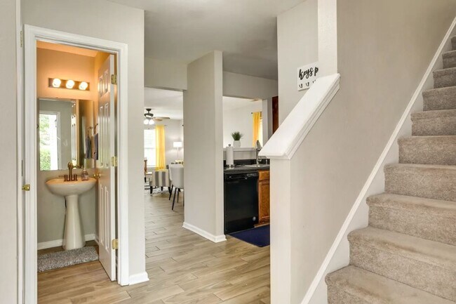Building Photo - Vistiana Off Dorchester in Dorchester II S...