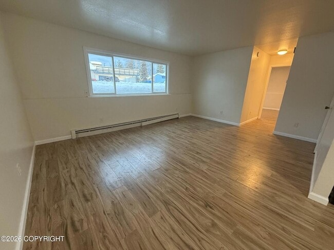 Building Photo - 441 N Flower St