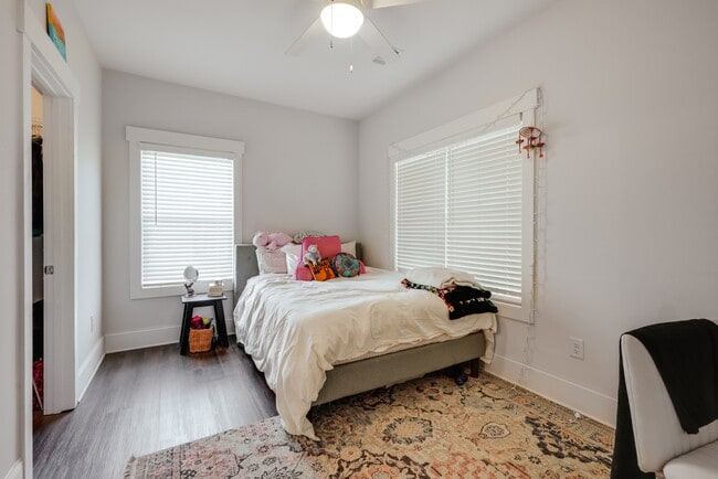 Building Photo - 372 Arch St