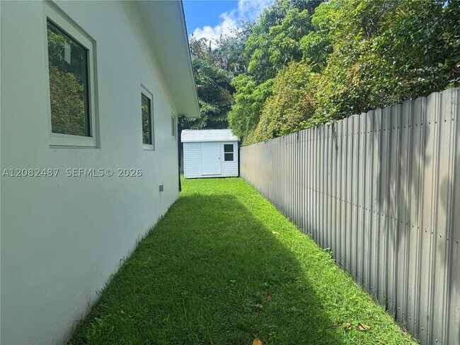 Building Photo - 8640 SW 125th St