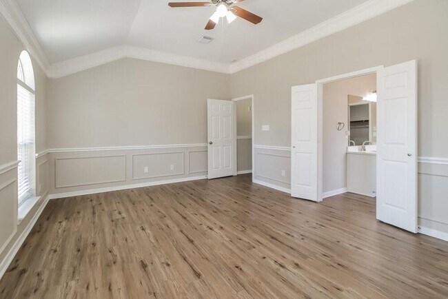 Building Photo - 26011 Bearborough Dr