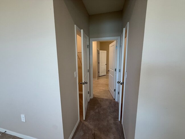 Building Photo - 3 Bedroom 2.5 Bath Single Family Home Promenade Estates