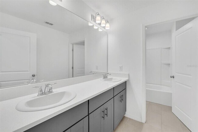 Building Photo - 5106 Tuscany Ln