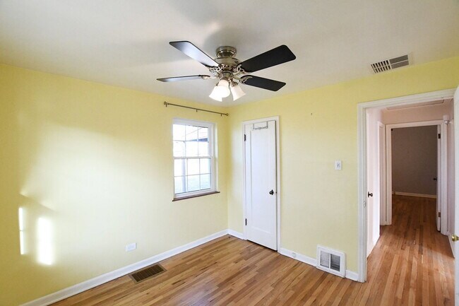 Building Photo - 3025 Holly St
