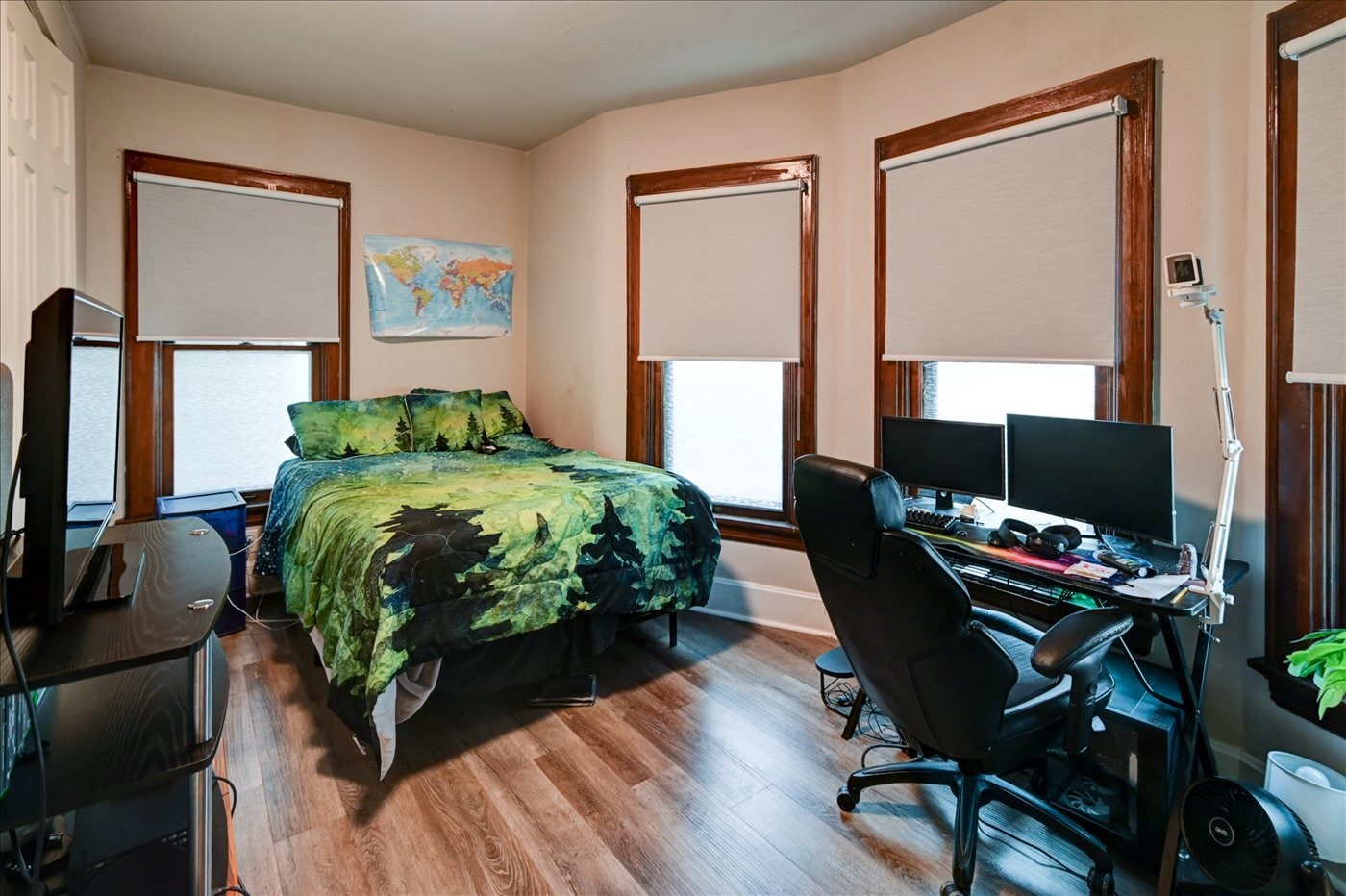 Building Photo - 205 S Fair Oaks Ave