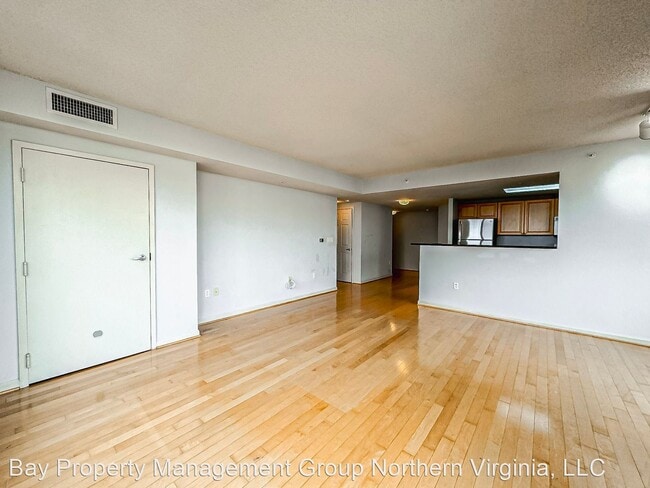 Building Photo - 2 br, 2 bath House - 2726 Gallows Rd #716