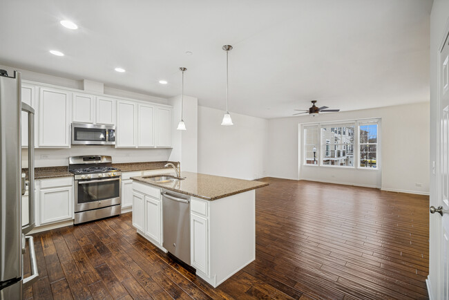 Building Photo - 70 Marcel Ln