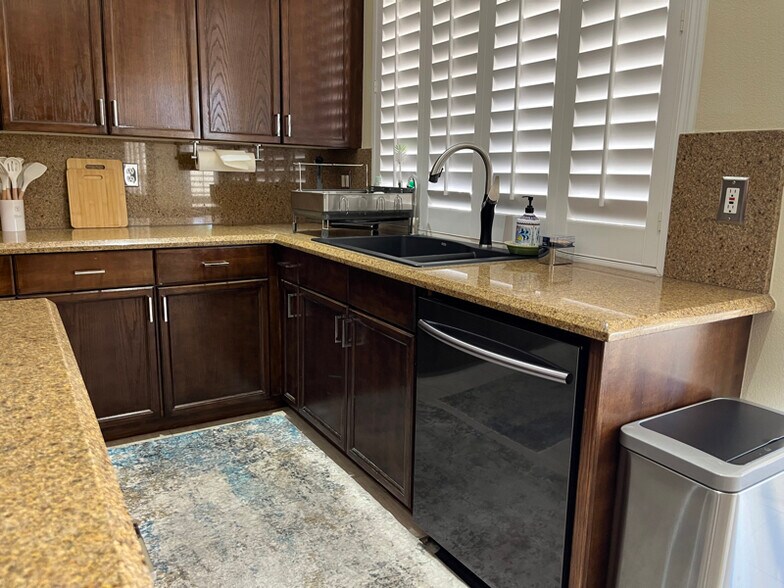 Building Photo - 9499 Castillana Ct