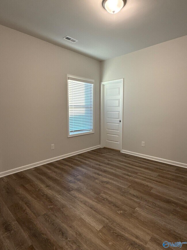 Building Photo - 102 Ranna Dr