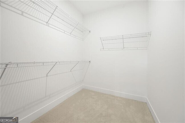 Building Photo - 2815 Medford Dr