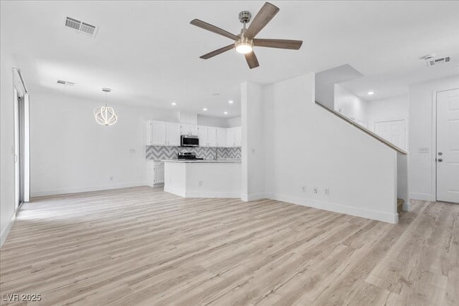 Building Photo - 32 Red Oak Canyon St