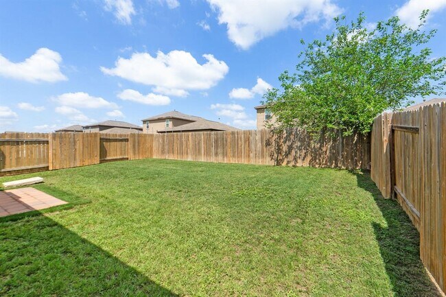 Building Photo - 1326 Amy Dr