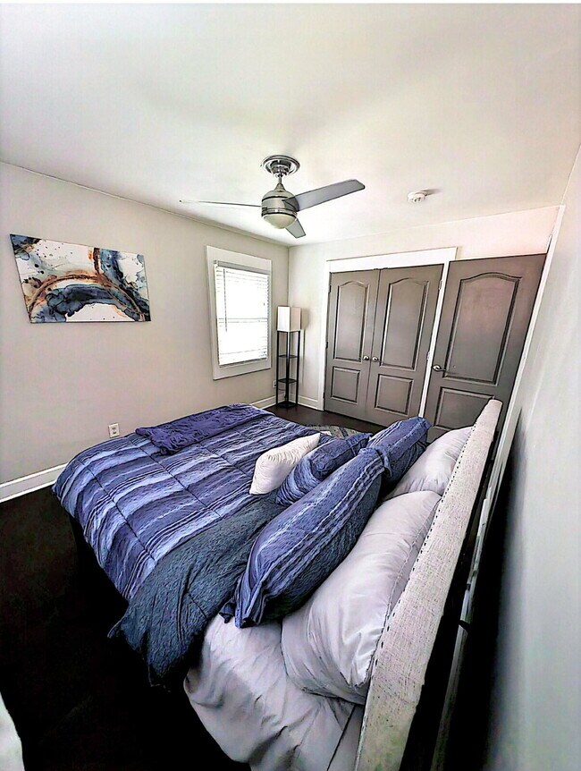Building Photo - Stylish & Convenient Atlanta Room: All-Inclusive Living!