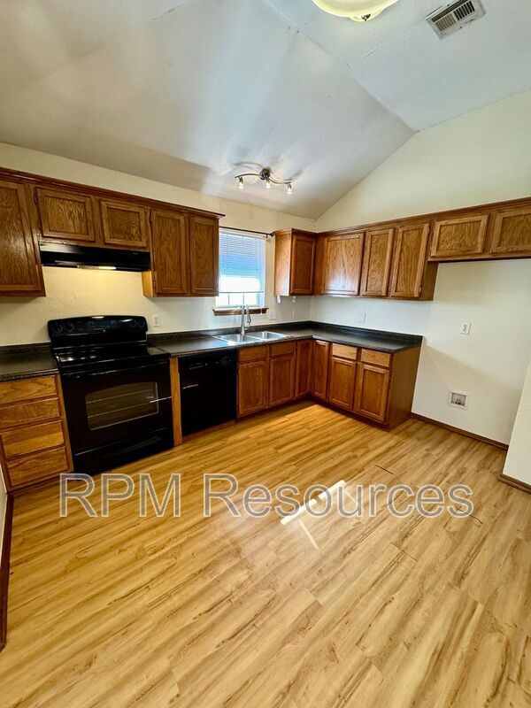 Building Photo - 2129 Harbor Dr