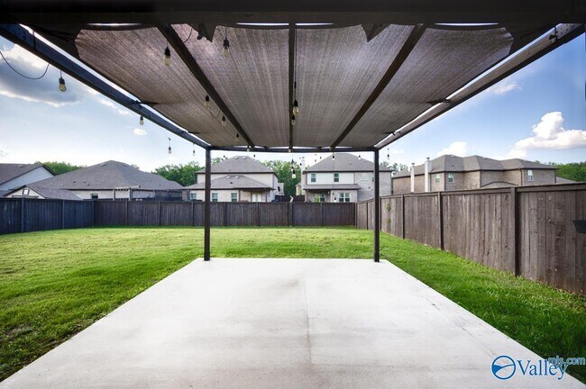 Building Photo - 171 Kingswood Dr