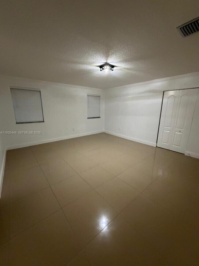 Building Photo - 14964 SW 32nd Terrace