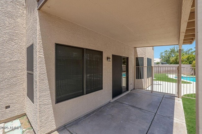 Building Photo - 1815 E Dava Dr