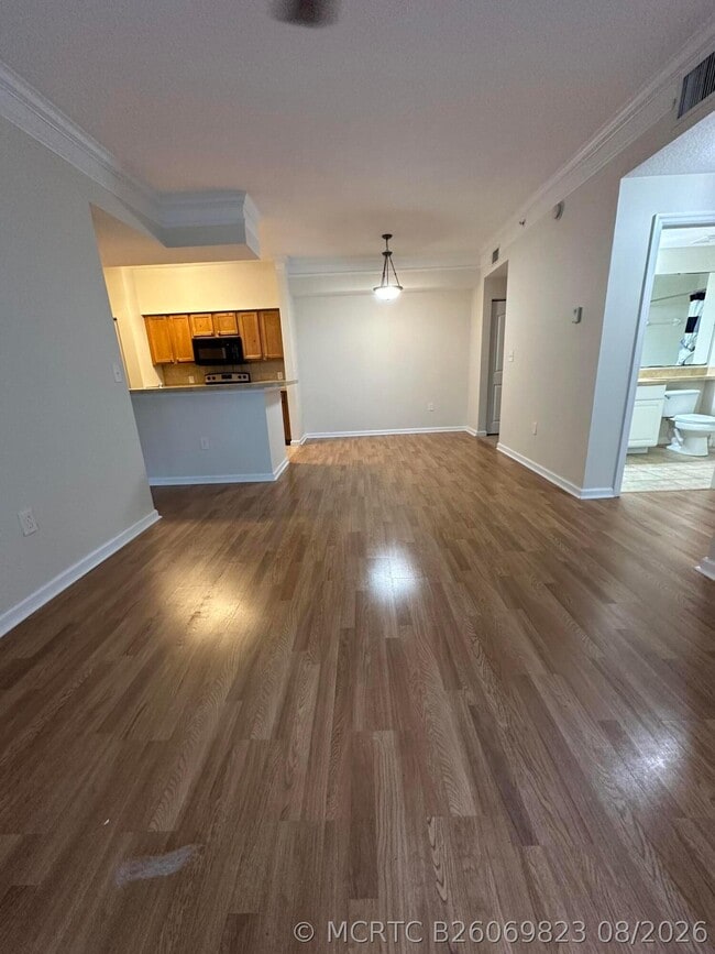 Building Photo - 9857 Baywinds Blvd
