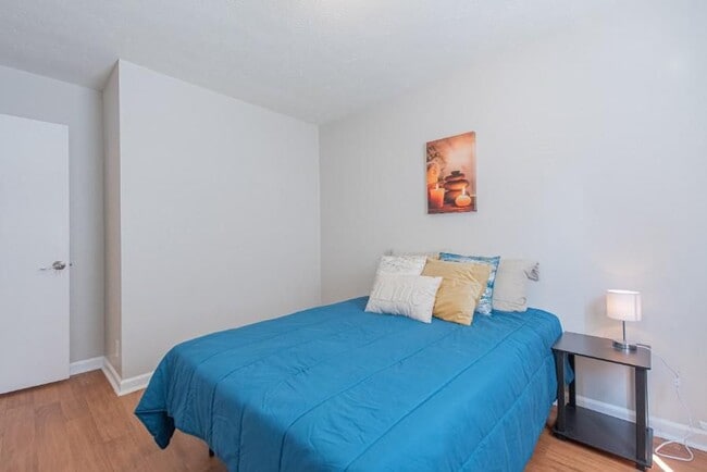Building Photo - 2628 Candler Woods Dr