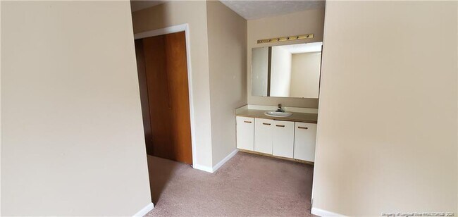 Building Photo - 1010 Brookhollow Dr