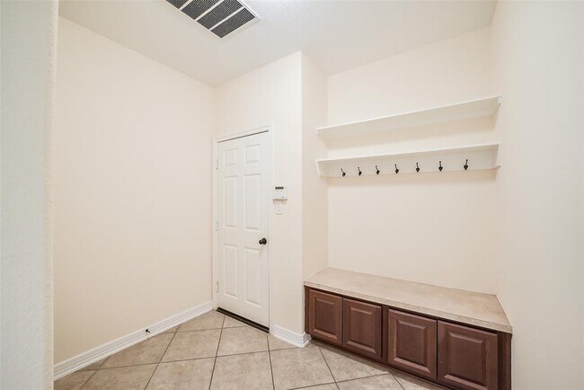 Building Photo - 14103 Park Antique Ln