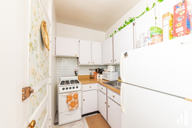Building Photo - 3026 N Halsted St