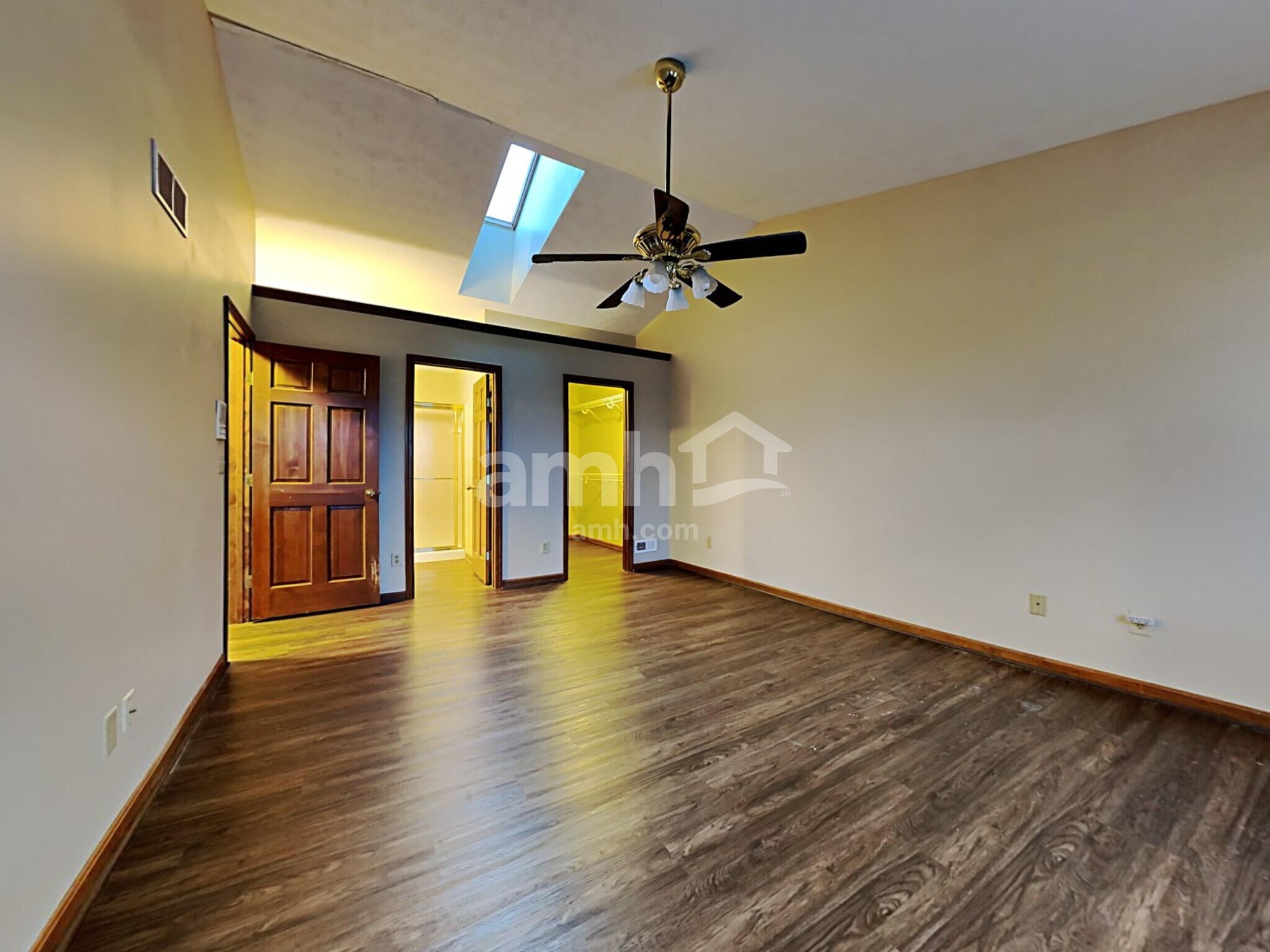 Building Photo - 6471 Willow Bend Dr