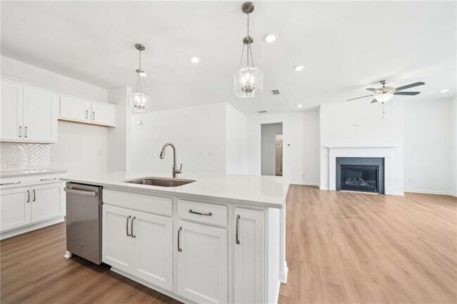 Building Photo - 536 Silverleaf Trl