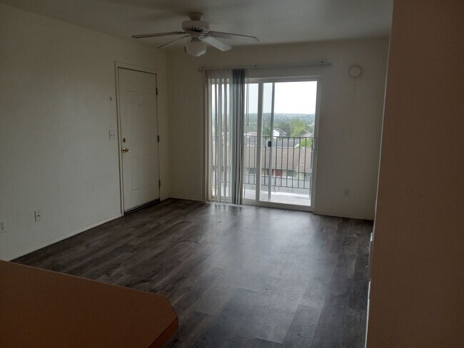 Building Photo - Live Where Comfort Meets Convenience - Col...
