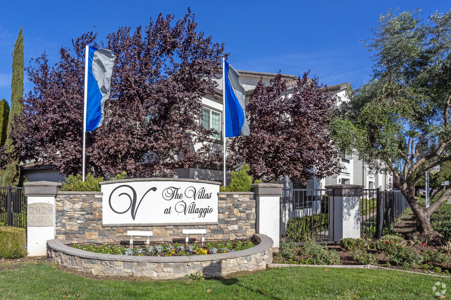 Entrance - The Villas at Villaggio