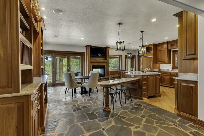 Building Photo - 1774 State Hwy UU