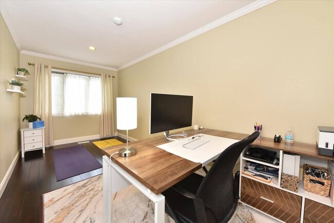 Building Photo - 24 Aldgate Dr W
