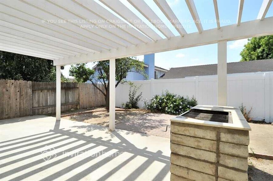 Building Photo - 28660 Newcastle Rd