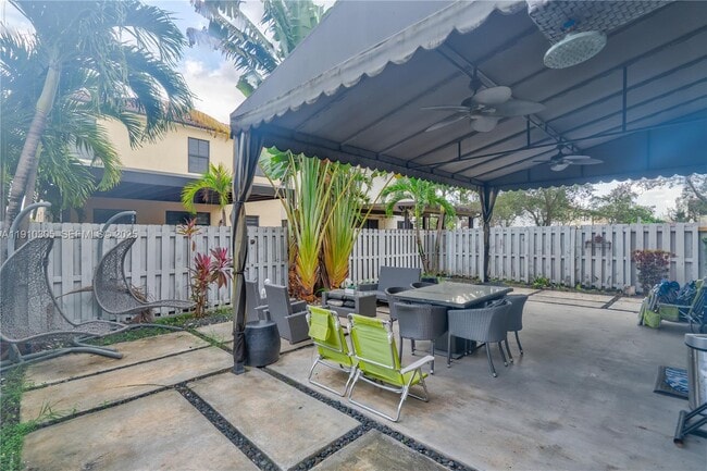 Building Photo - 8825 NW 100th Pl