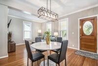 Building Photo - Adorable Millard Home