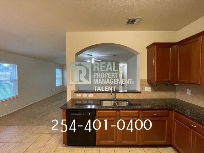 Building Photo - 3-bedroom, 2-bathroom home located  in Waco