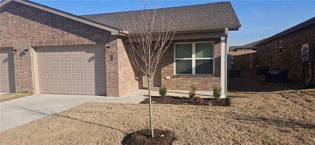 Building Photo - 520 NW 68th Ave