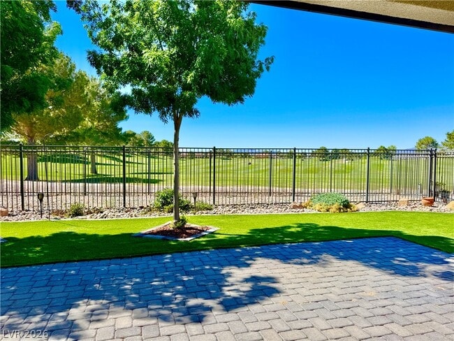 Building Photo - 5025 E Beacon Ridge Dr