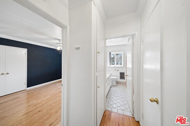 Building Photo - 1520 Hayworth Ave